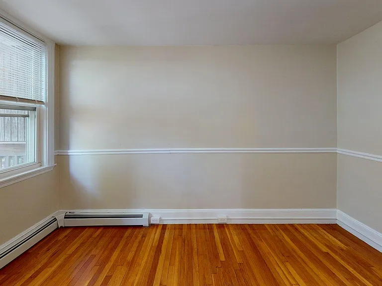 122 Gladstone St #A — Photo 3
