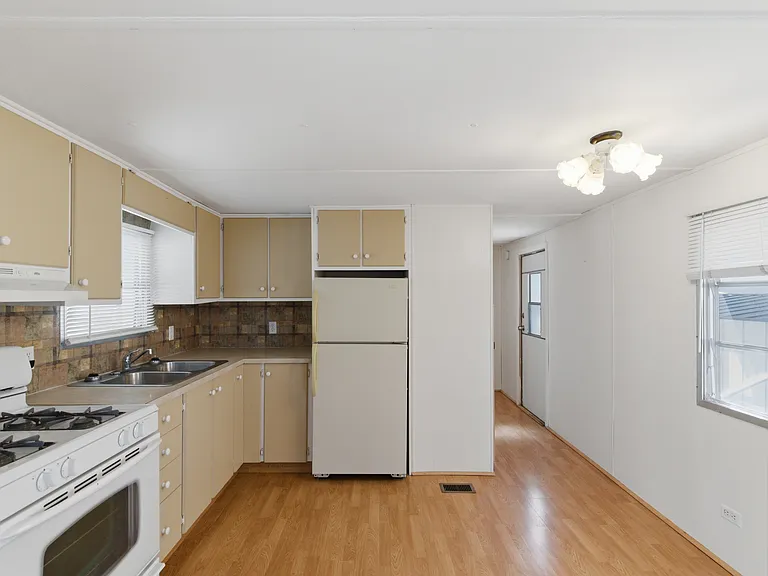 7807 E Main St #F-35 — Photo 10