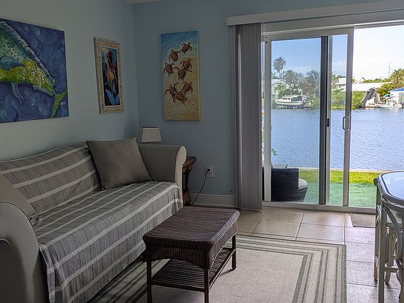 3rd image of 201 Coppitt Rd Floor 103B