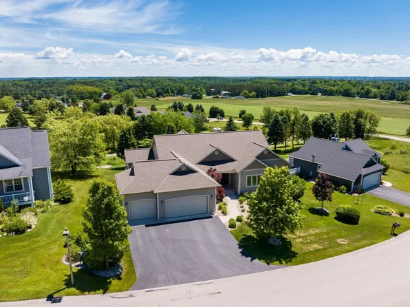 2536 W Crown Dr, Traverse City, MI 49685