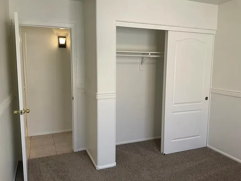 13172 W Port Royale Ln — Photo 12