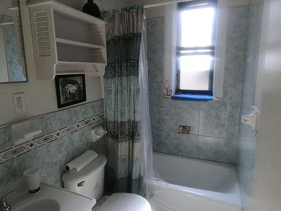 5th image of 487 Montgomery St APT 3L
