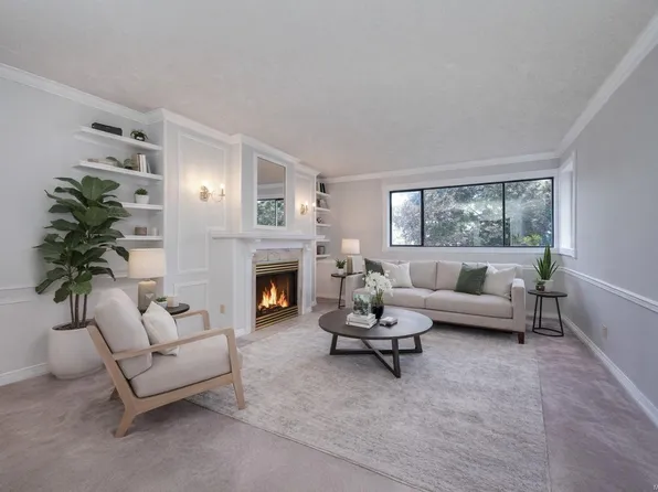 1335 Rudlin St, Victoria, BC V8V 3R9