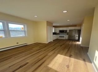 41 Abbott Pl, Bay Shore, NY 11706