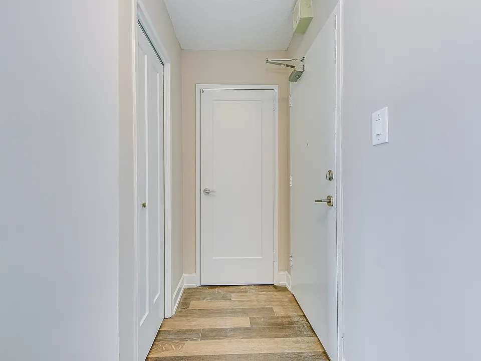 205 Queen Mary Dr