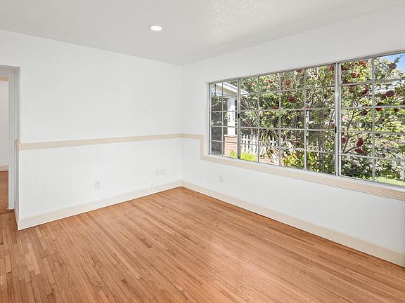 4th image of 539 Center St Unit A