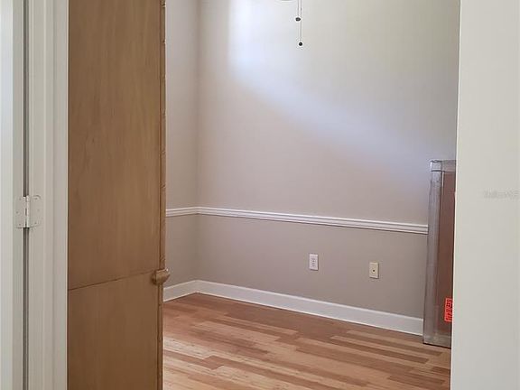5th image of 25638 Ferdinand Ct