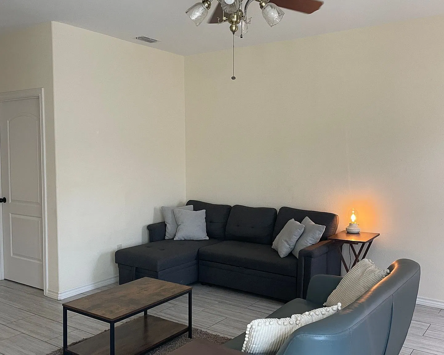 1 bedroom /1 bathroom units available! — Photo 3