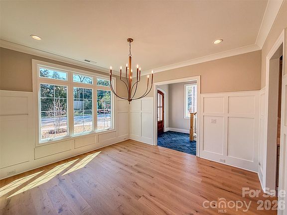 5th image of 4822 Walker Rd