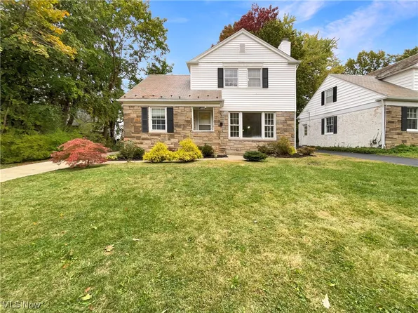 20945 Halworth Rd, Shaker Hts, OH 44122