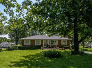 6614 Russell Cave Rd, Lexington, KY 40511