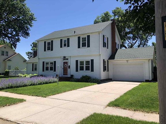 3rd image of 1026 W 22nd St