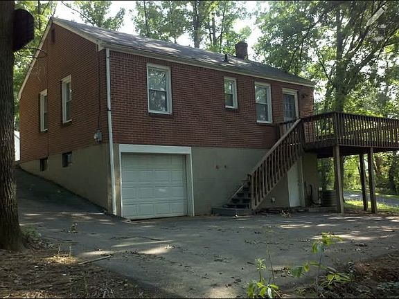 4th image of 3743 Barberry Ave NW