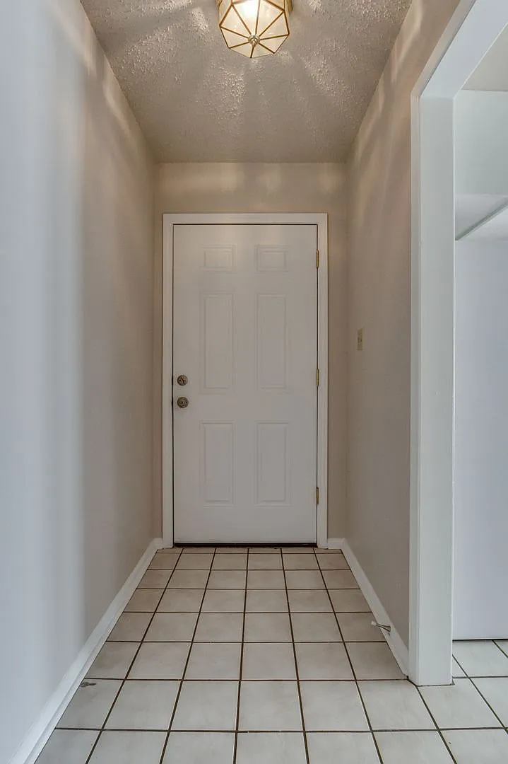 Available Now 3 Bed 1.5 Bath Home In Carl Albert Schools — Photo 3