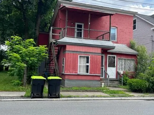 58 N 2nd St, Stroudsburg, PA 18360