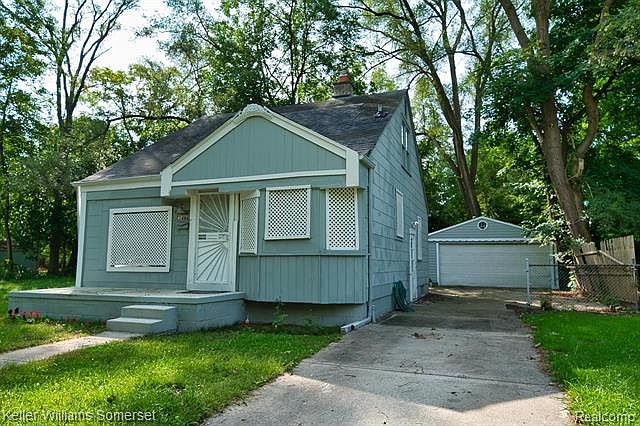 1st image of 21495 Margareta St
