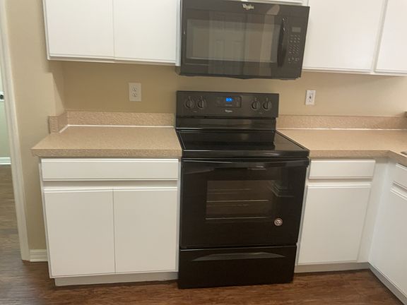 4th image of 4412 Country Hills Blvd