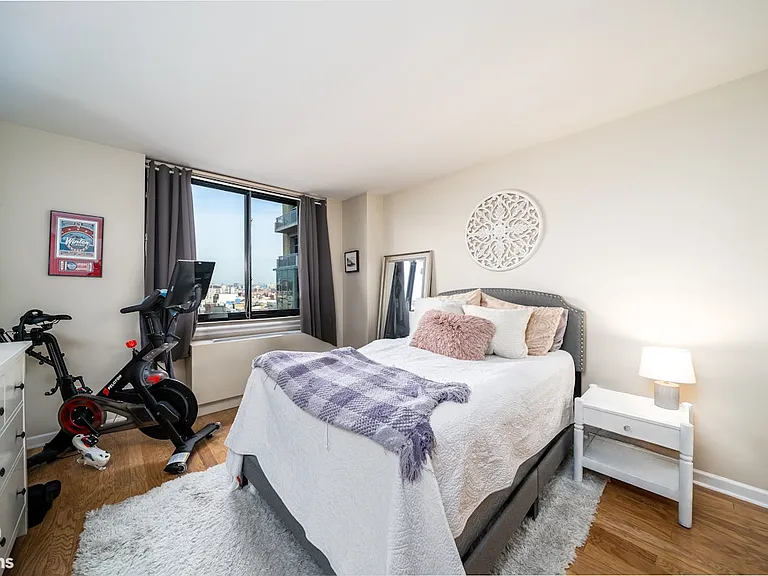 700 Grove St #11R — Photo 13