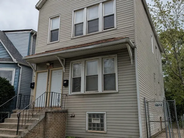 8209 S Coles Ave, Chicago, IL 60617