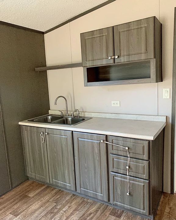 2nd image of 600 S Bridge Ave #503-505
