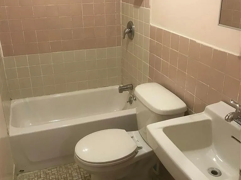 401 New York Ave #18 — Photo 3