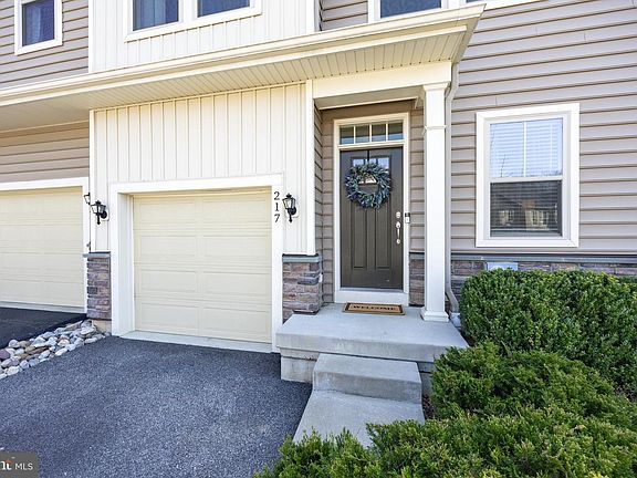 2nd image of 217 Kestrel Ct