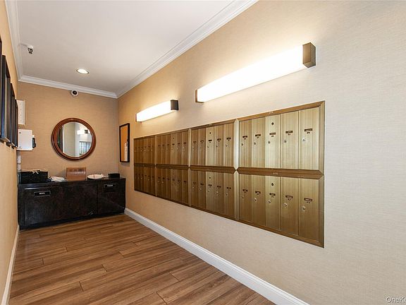3rd image of 21 Chapel Place Chapel Place #3J
