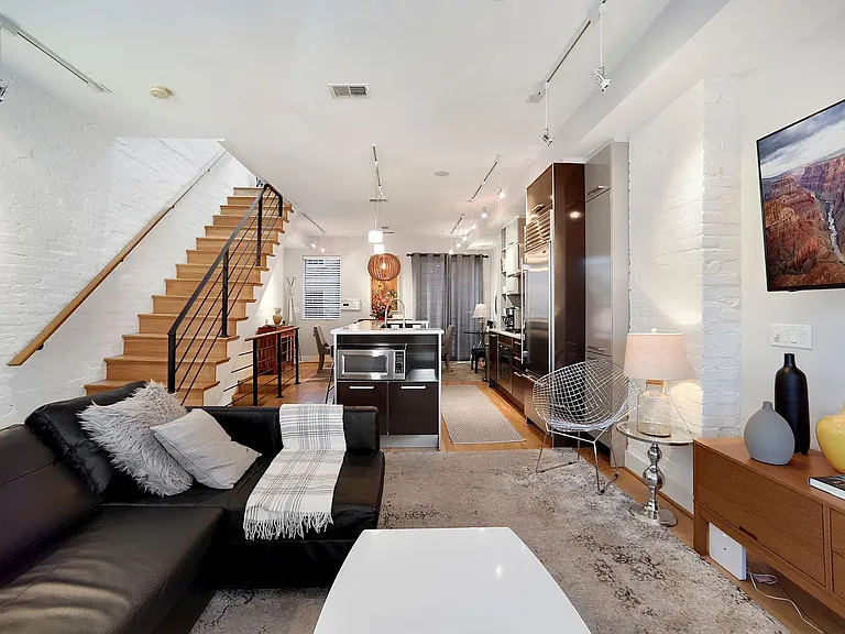 1538 Swann St NW #2 — Photo 9