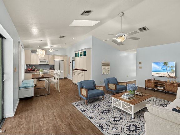 4th image of 3605 Sudbury Ln