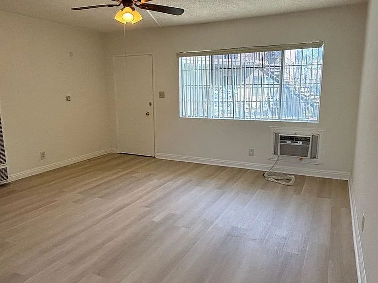 5245 Via San Delarro St #B — Photo 2