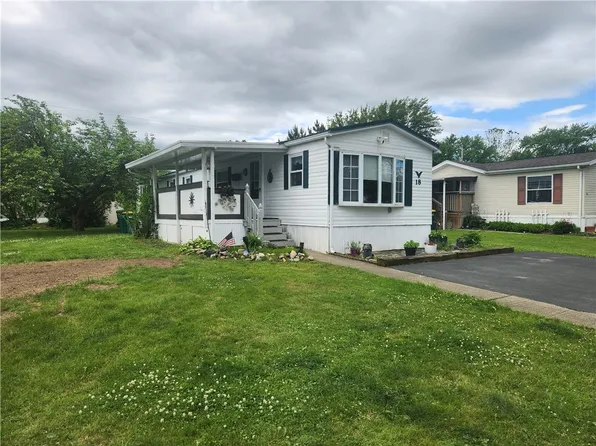 18 Meadowlark Dr, Avon, NY 14414