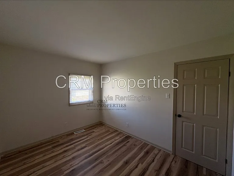 1936 Lynwood Dr — Photo 15