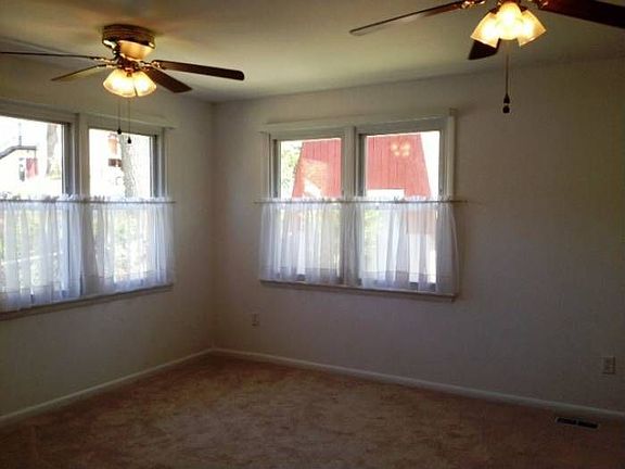 Sunny, Expanded Dining Rm