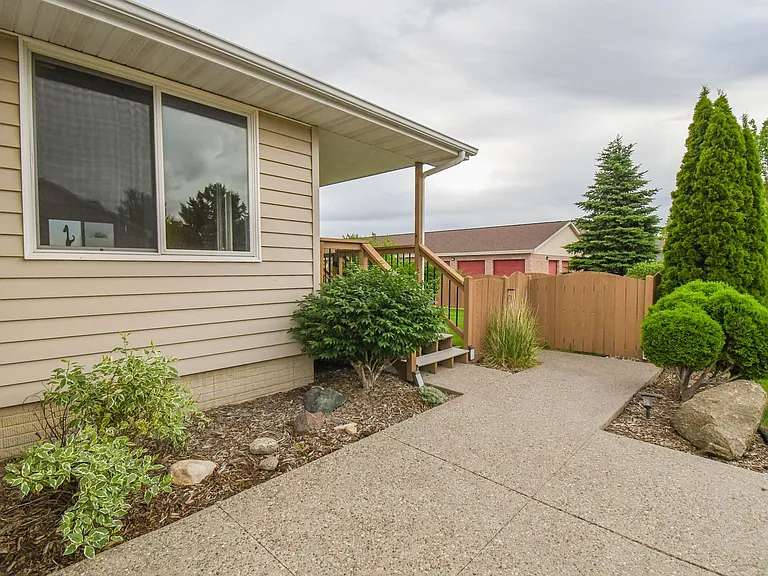 3436 W 84th Pl — Photo 5