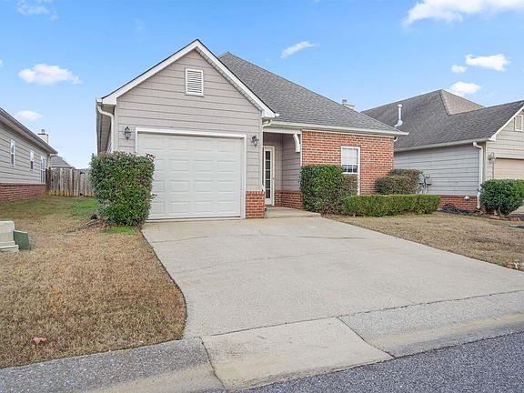 2nd image of 2032 Fairbank Cir