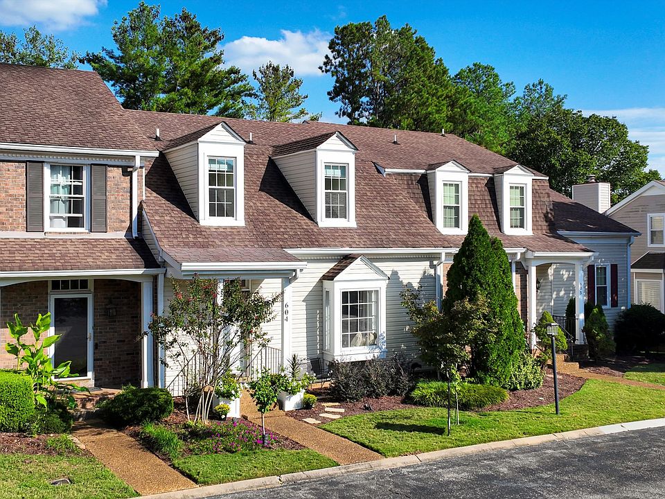 1st image of 604 Foxborough Sq W