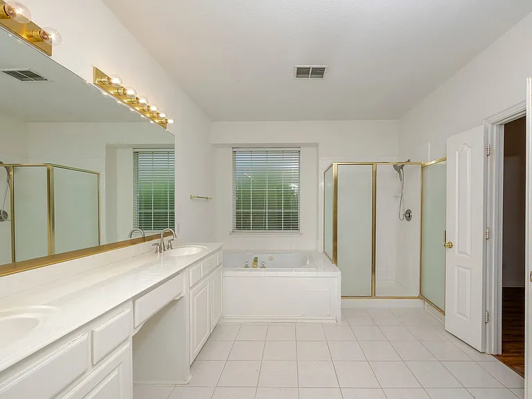 3103 Kingsbury Dr — Photo 14