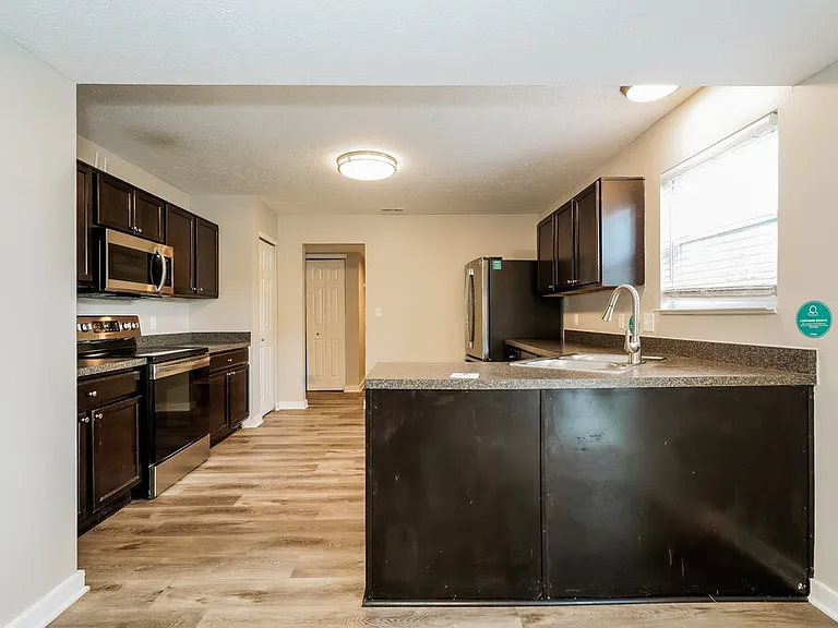 524 Grassy Bend Dr — Photo 9