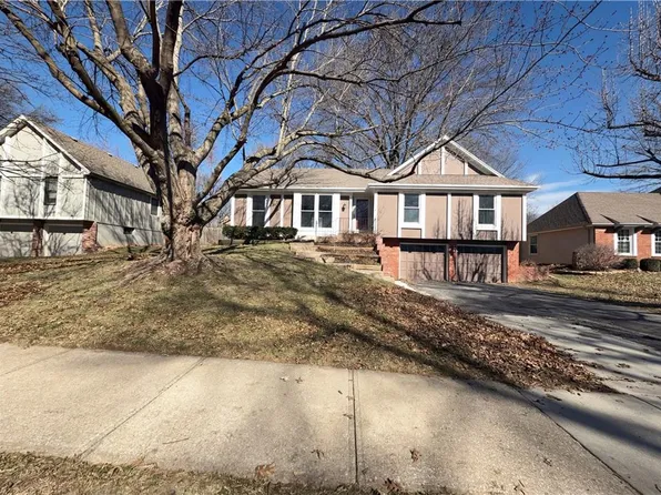 12514 W 101st St, Lenexa, KS 66215