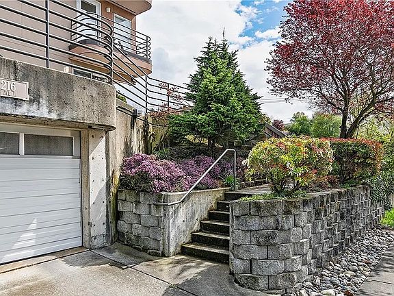 4th image of 3216 14th Ave W APT 104