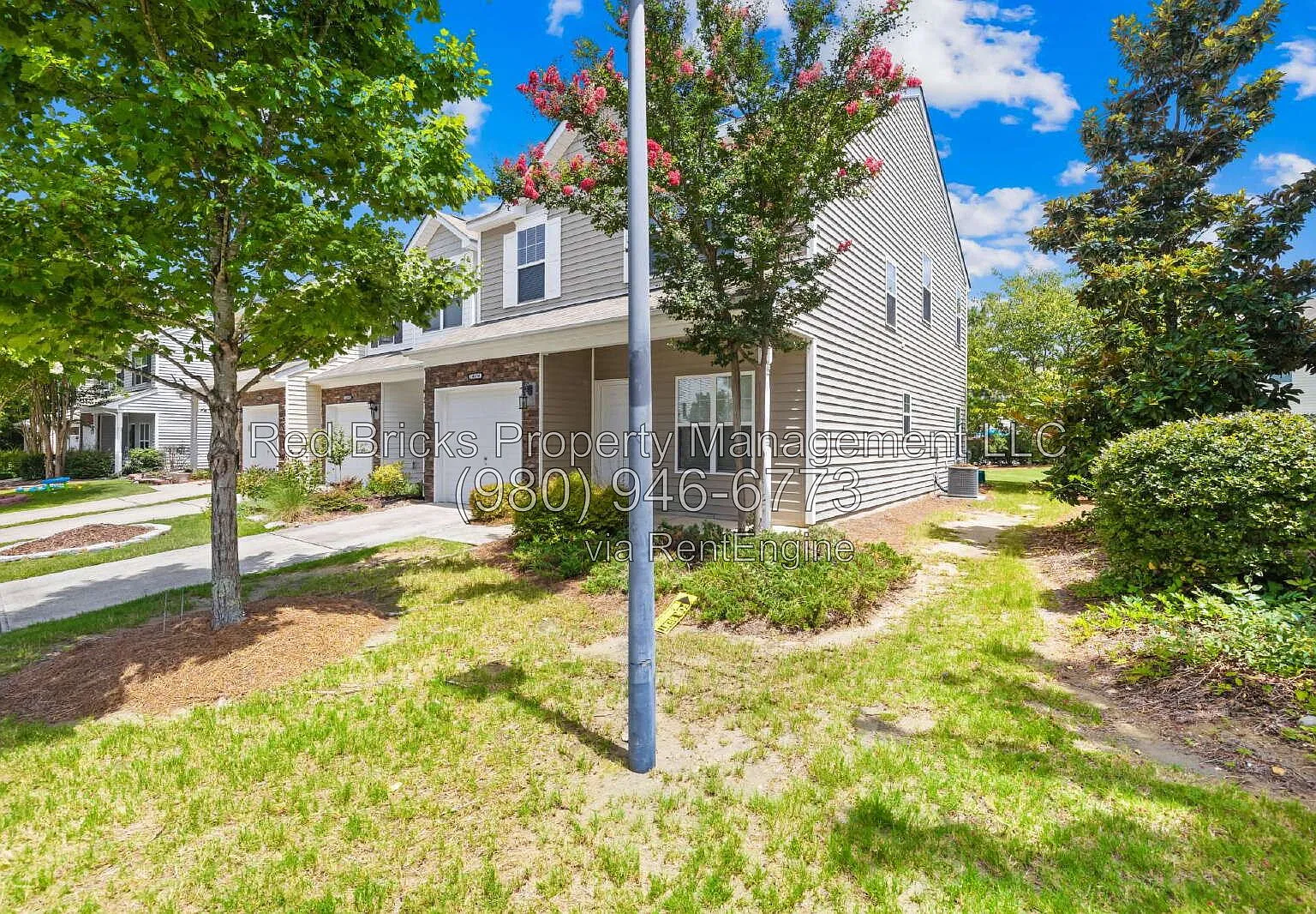 3 bed, 2.5 bath, 1630 sqft, $1,995 — Photo 2
