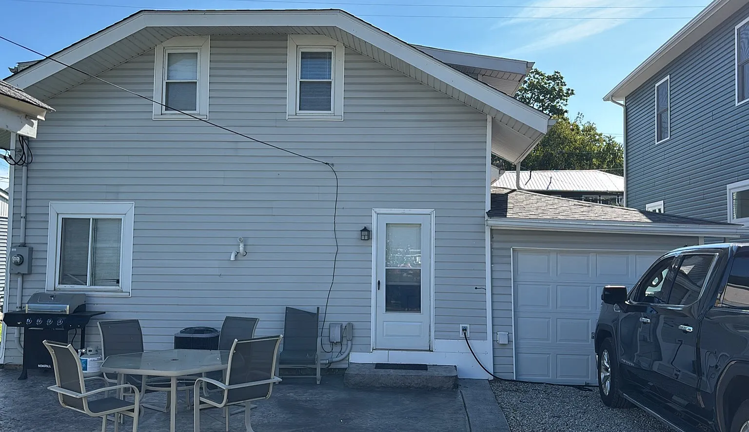 3 bed, 1320 sqft, $2,229 — Photo 3