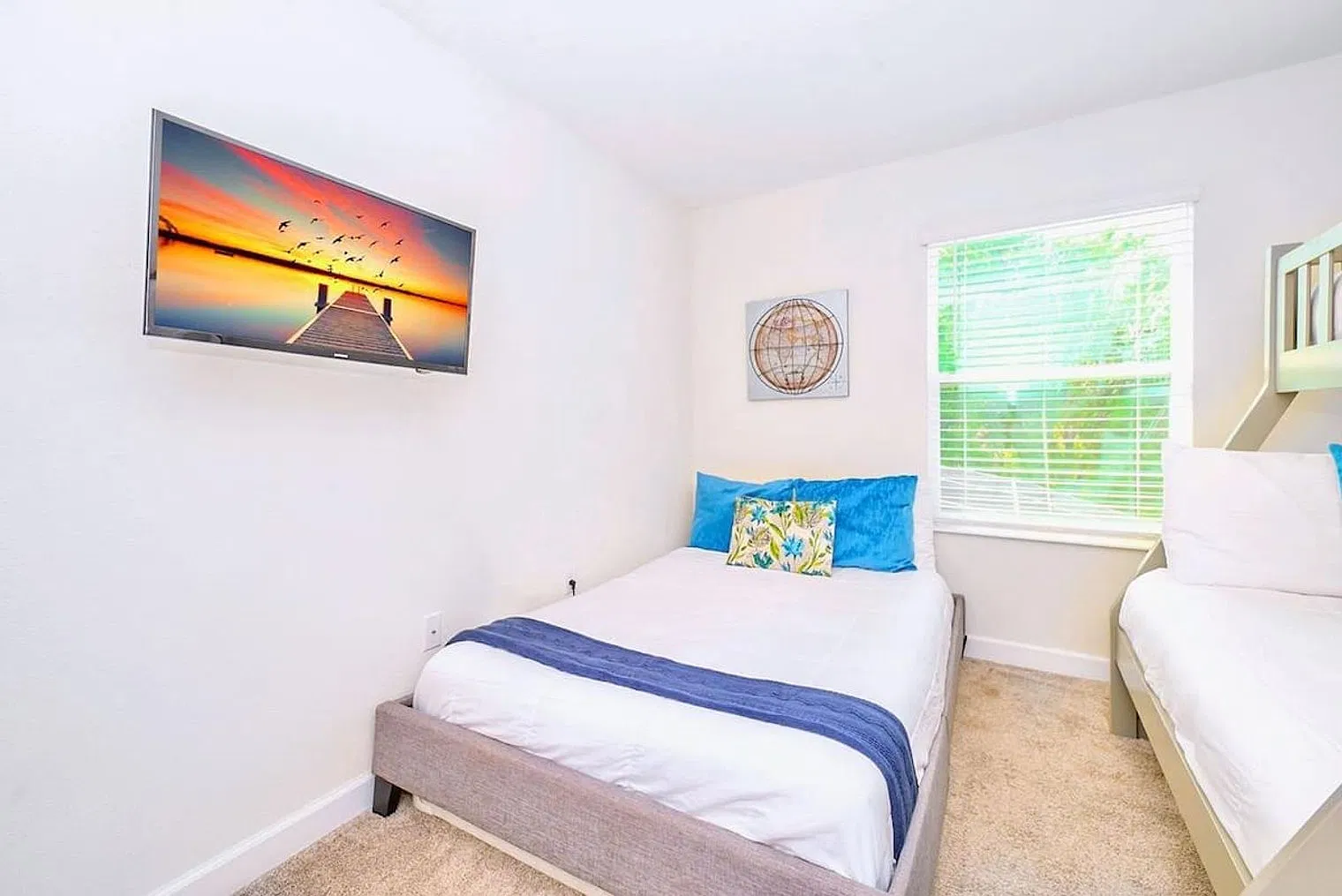 4 bed, 3.0 bath, $5,152 — Photo 1