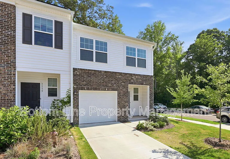 1117 Dakine Dr — Photo 2
