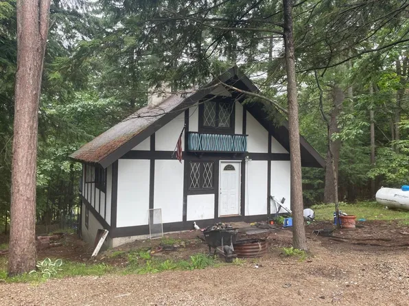 9368 E 48 1/2 Rd, Cadillac, MI 49601