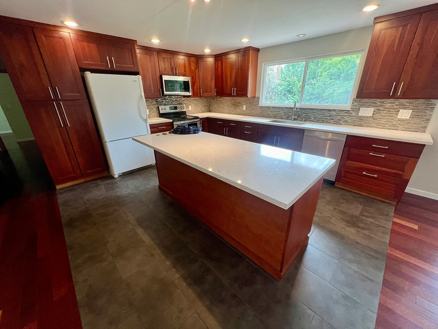 10927 SE 186th St — Photo 3