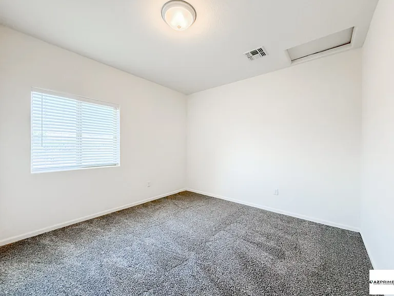 1741 W Pollack St — Photo 16