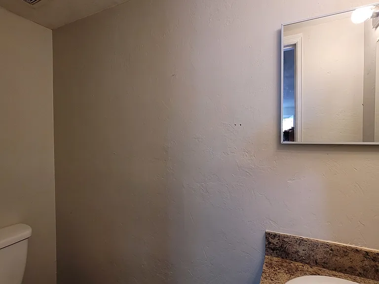 513 SW 68th Ter #D — Photo 5