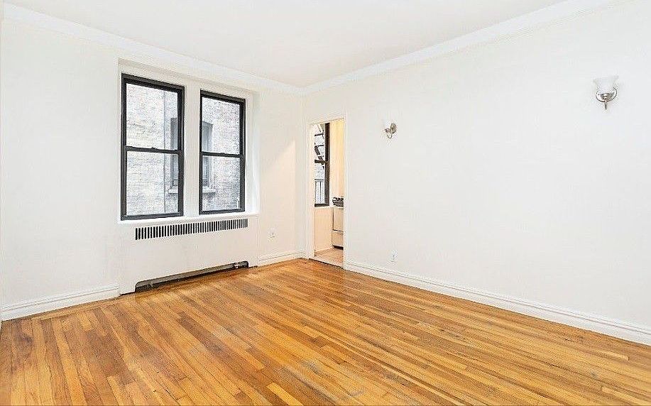 2nd image of 1224 St Nicholas Ave APT 4F