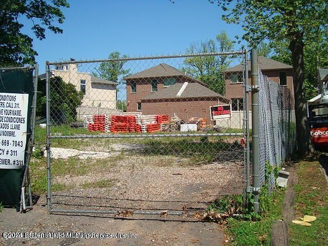 1st image of 25 Inez St